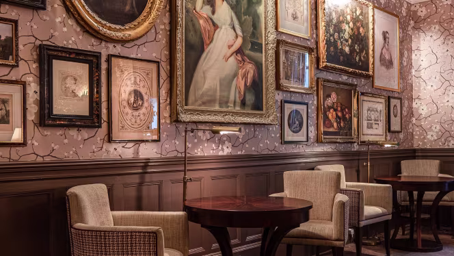 Drawing Room at 11 Cadogan Gardens - 8