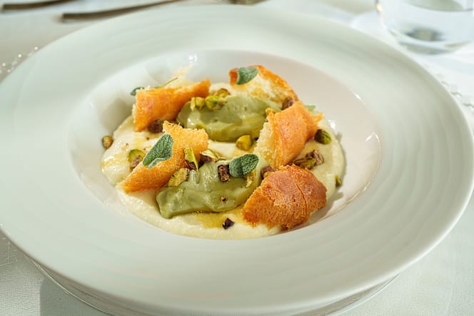 Executive Lounge Restaurant - 7