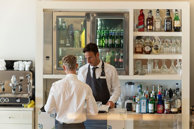 Executive Lounge Restaurant - 3