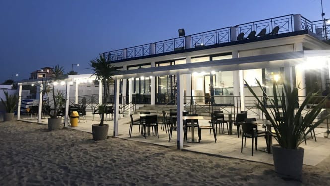 Beluga Beach Restaurant - 6