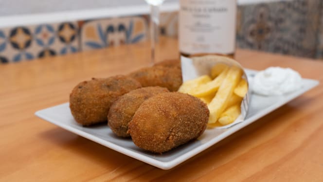 Taberna El Abanico Patio - 2