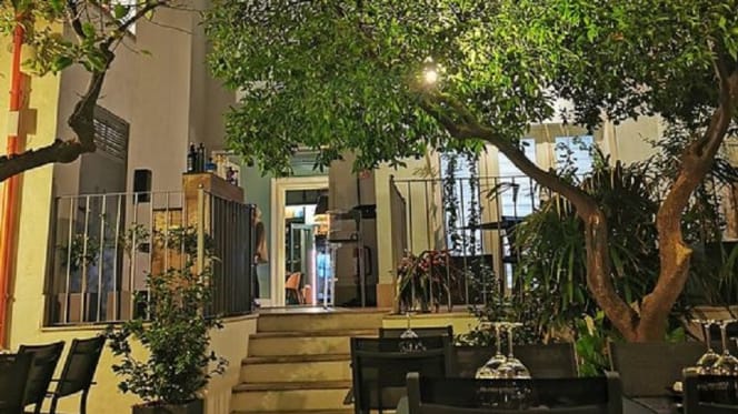 LivingStone Restaurant - 1