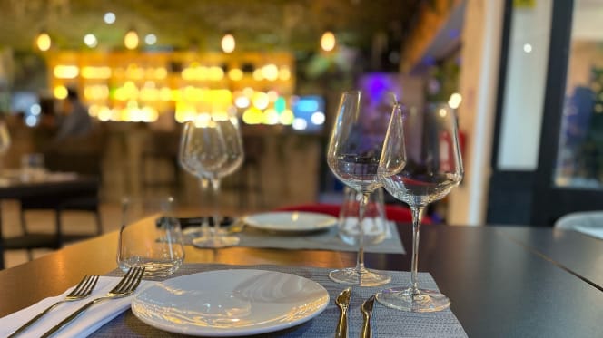 Komal Indian Restaurant & Bar - 9