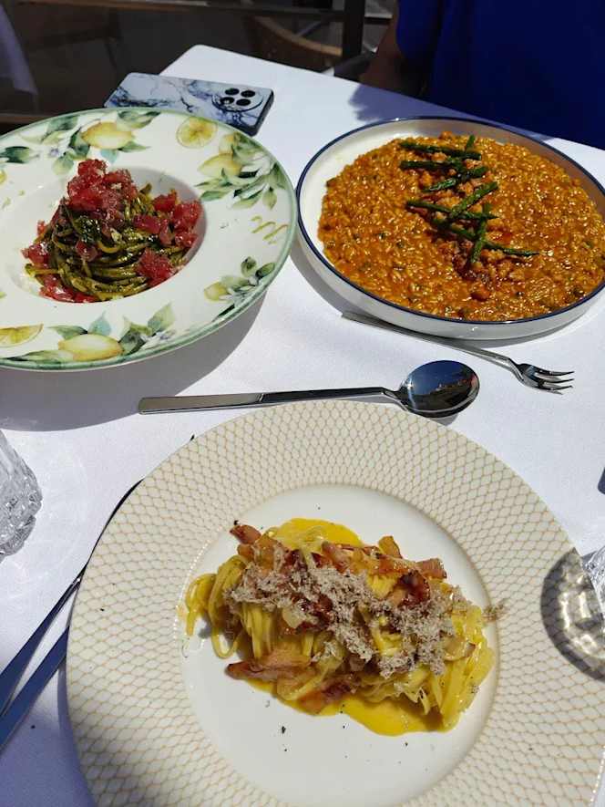 RAIS Mediterranean Restaurant - 6