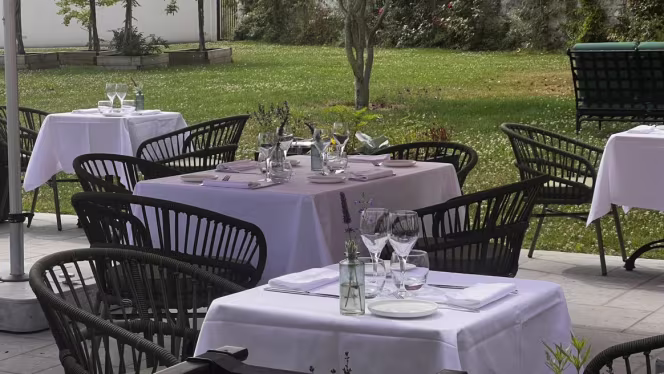 Maison Blanche – Club House - 0