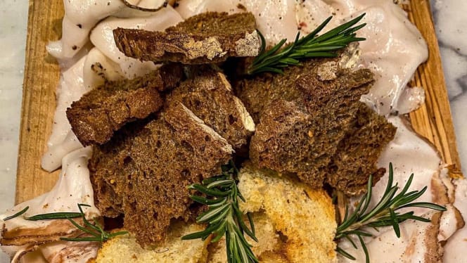 Pitena Vinosteria Lounge Bar - 4