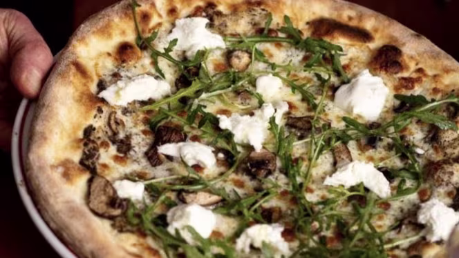 La Cerise sur la Pizza - Place des Vosges - 1