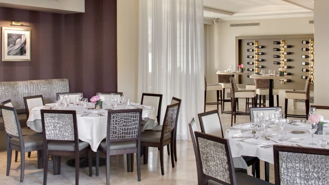 Hôtel Restaurant Les Strelitzias - 4