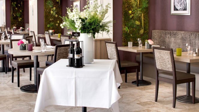 Hôtel Restaurant Les Strelitzias - 6