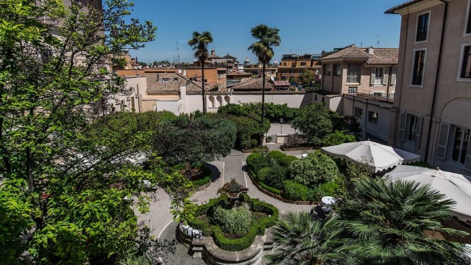 The Garden Bar Bistrot - 3