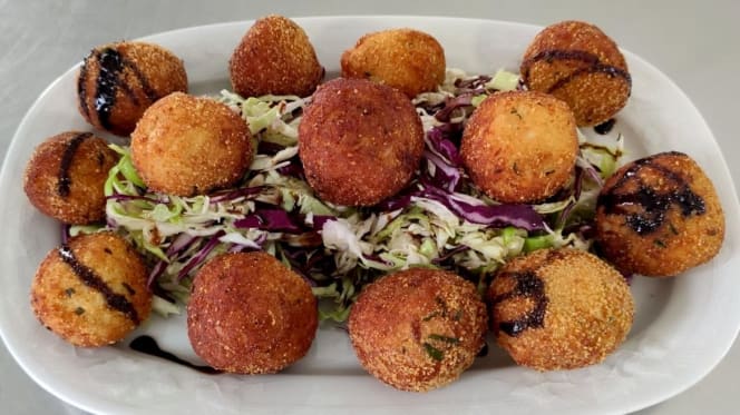 Lo Chalet Steak House & Potatoes - 2