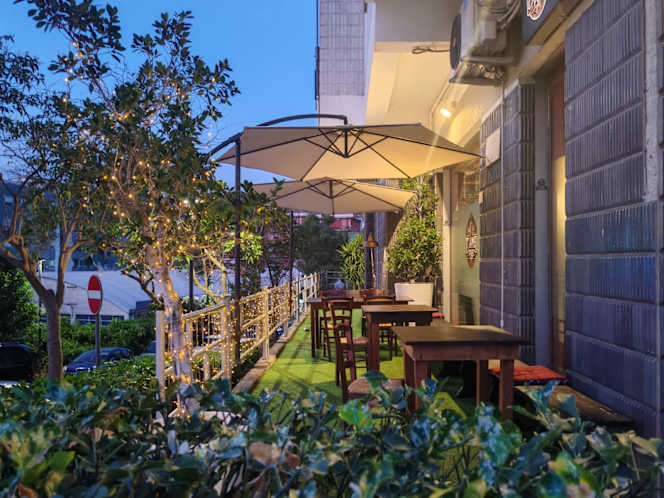 St. James Pub - 3