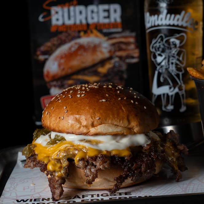 Munchy The Urban Kitchen & Live Sports - 9