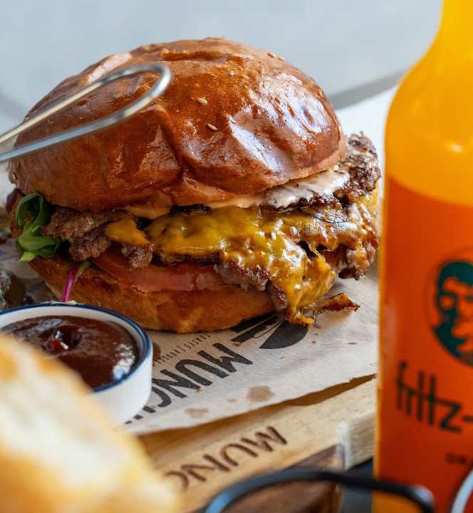 Munchy The Urban Kitchen & Live Sports - 4