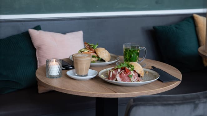 Hofje Zonder Zorgen - 0