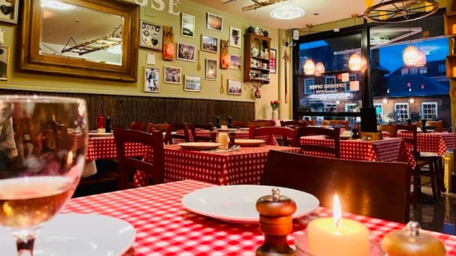 Lakehouse restaurant - 6