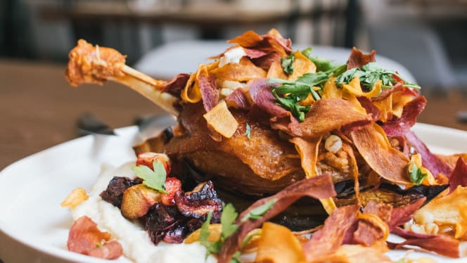 É um Restaurante - Lisbon - 1