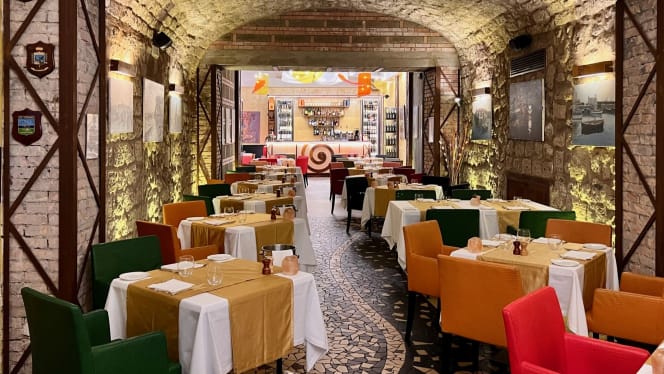 ReFood Restaurant - 9