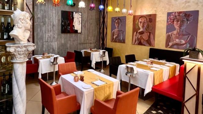 ReFood Restaurant - 4