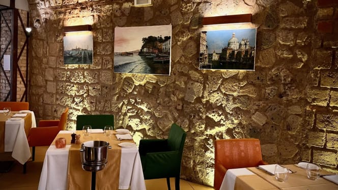 ReFood Restaurant - 5