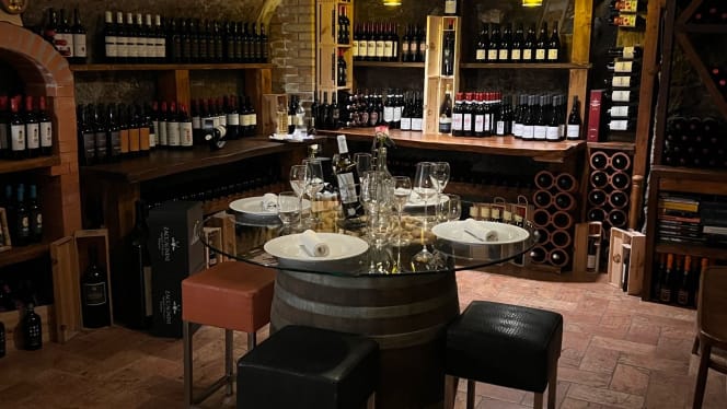 ReFood Restaurant - 6