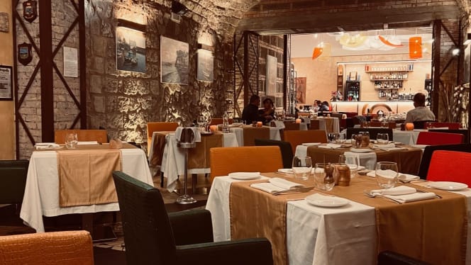 ReFood Restaurant - 3