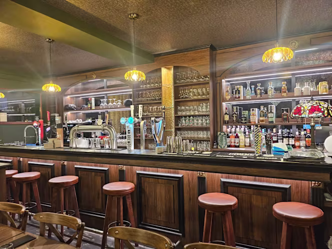 The Brothers’ Pub - 1