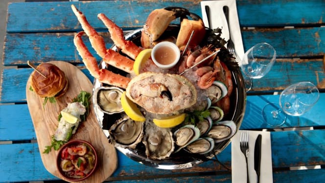 La Petite Poissonnerie Seafood & Champagne Bar - 3