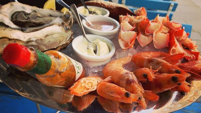 La Petite Poissonnerie Seafood & Champagne Bar - 4