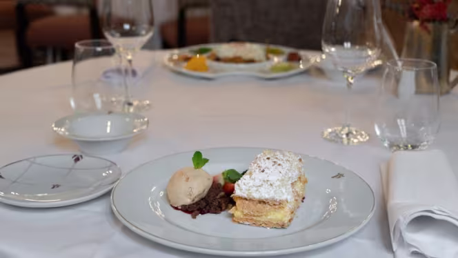 Restaurante Hostería del Estudiante Parador de Alcalá de Henares - 5