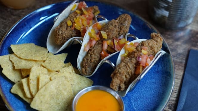 Common Bar & Kitchen - 4