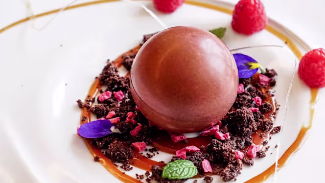 Aura Restaurant & Lounge Bar - 6