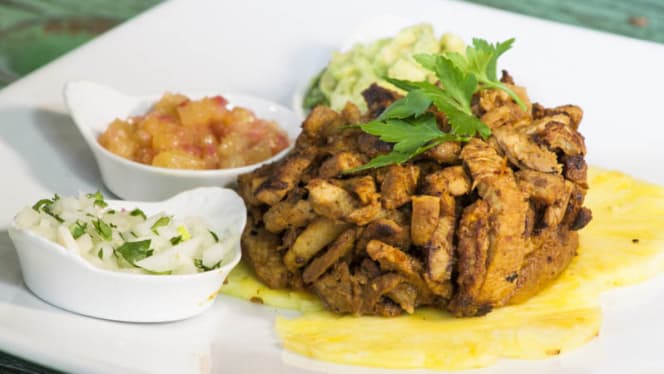 La venganza de Malinche - Jardines - 0