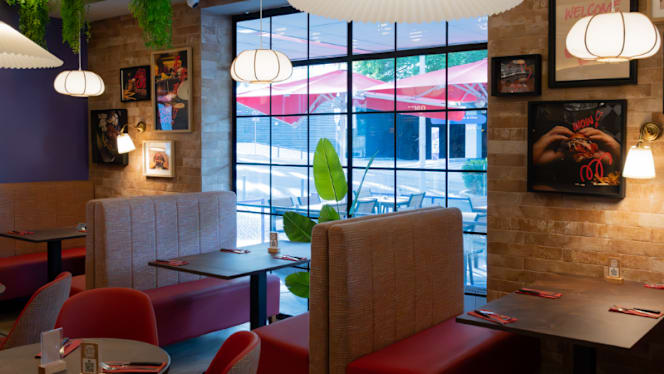 The Club Burger House - 2