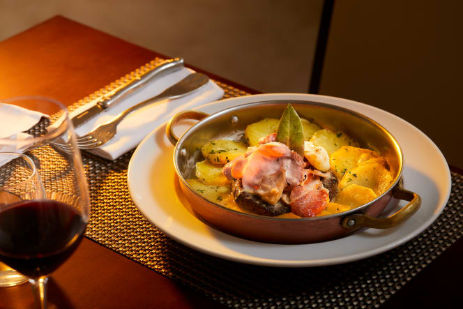 T-Bone Tender Steakhouse & Premium Lounge - 2