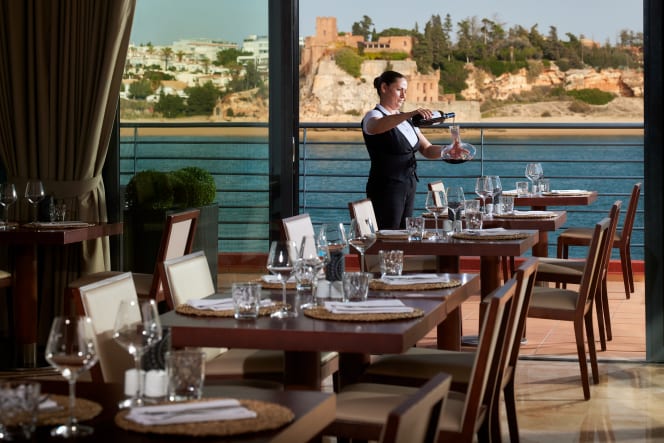 T-Bone Tender Steakhouse & Premium Lounge - 5