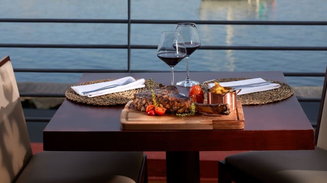 T-Bone Tender Steakhouse & Premium Lounge - 4