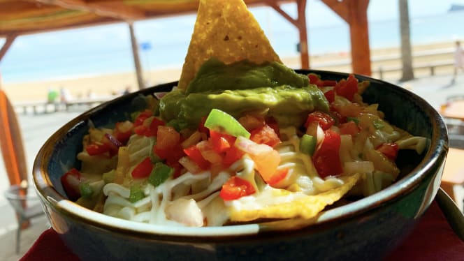 Maüi Beach Gastrolounge - 4