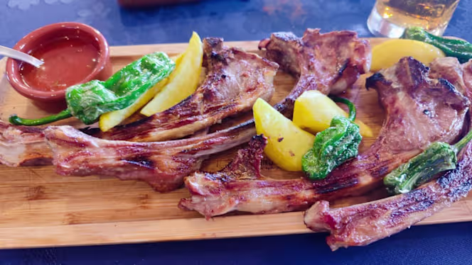 Old Tiflisi Restaurante Georgiano - 2