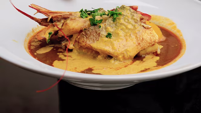 L'avant cour du vallon des Auffes - 1