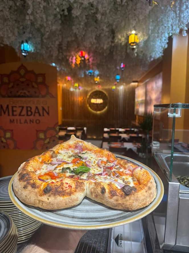 Mezban Ristorante Indiano & Pizzeria - 3