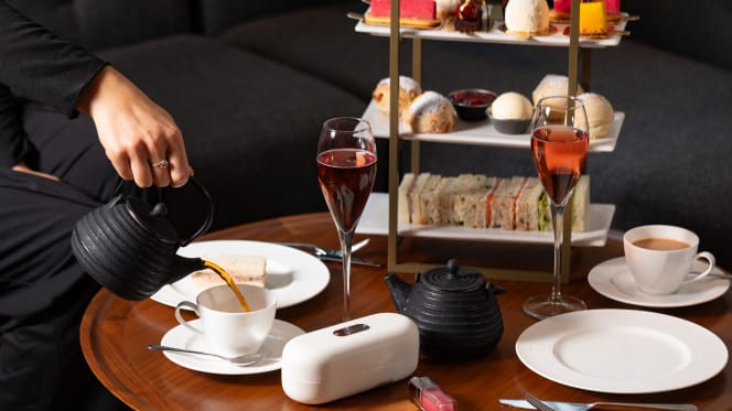 The Library Champagne Bar - 9