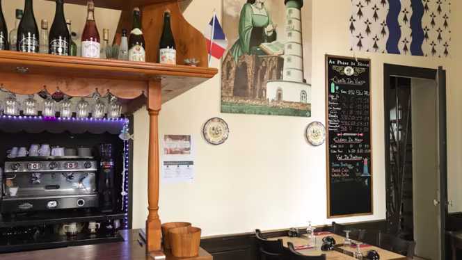 Au Phare de Sèvres - 1