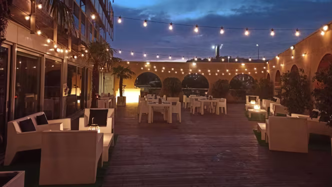 Terraza - Hotel Badalona Tower - 0