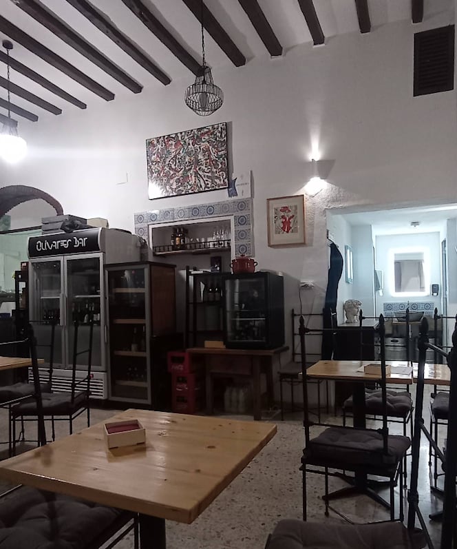 Olivares Bar - 1