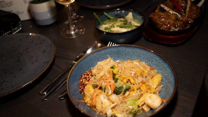 The Chequers Thai Royston - 2