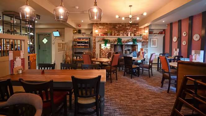 Farmhouse New Waltham - 8