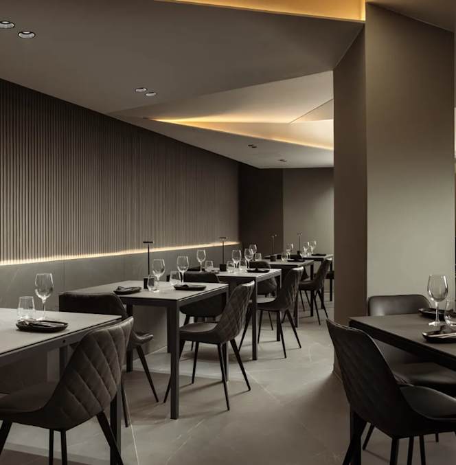 Noir 33 Bar & Restaurant - 5