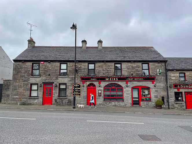 Weir's Bar & Restaurant in Multyfarnham - 4