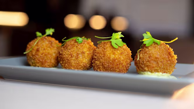 Meat Club Sports Bar - 6